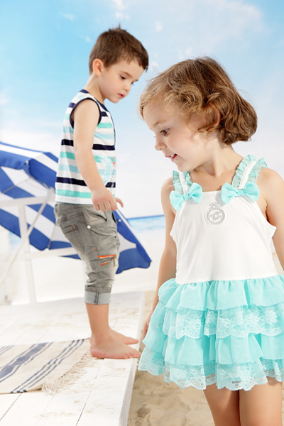 丑丑時尚新款童裝