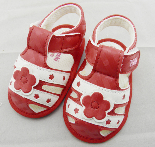 ��ʹ֮�뽛(j��ng)��С���냺Ь�tɫ