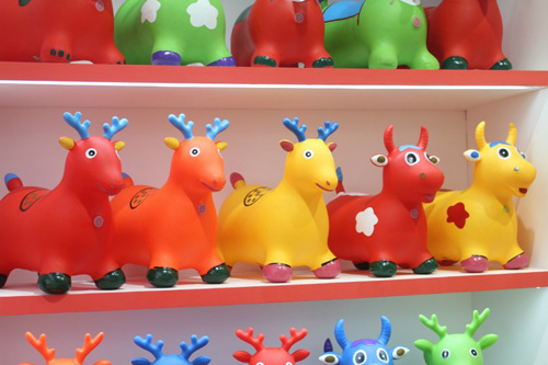 哈哈球彩繪音樂牛鹿充氣玩具