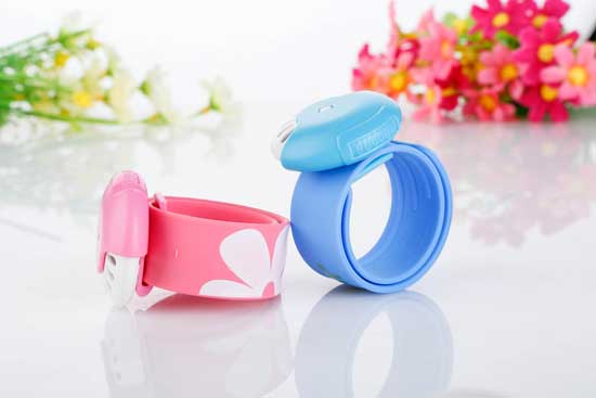 風(fēng)語(yǔ)卡通紅色藍(lán)色防蚊圈