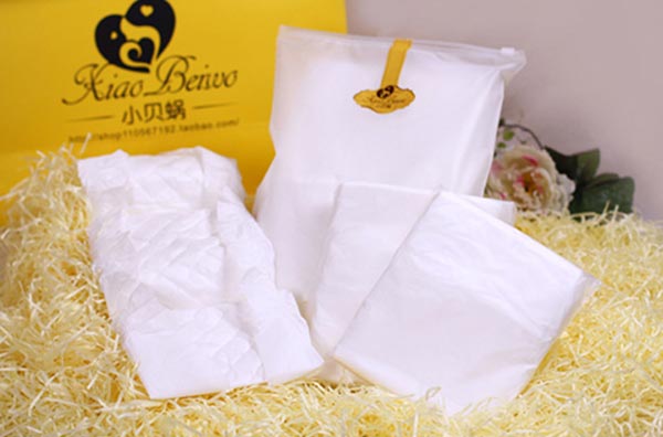 小貝蝸產婦專用衛(wèi)生巾9