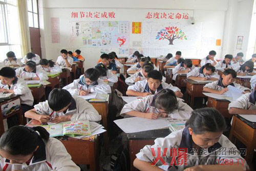 ؐ����������ӛ������ԇ�cDHA֮�g��΢���P(gu��n)ϵ