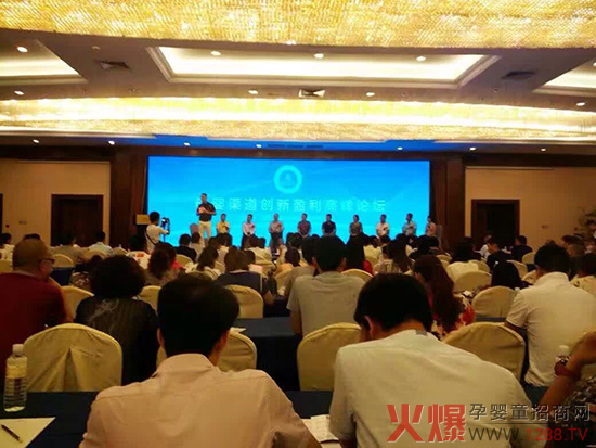 �۽��K�˺������A ����ף�Rĸ�뷻2017������Ʒӆ؛��(hu��)���̌W(xu��)Ժ����¡�����_