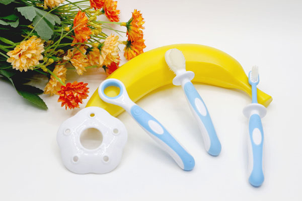 親恩牙刷三件套