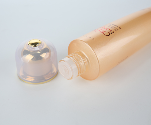 米蘭妮 蝸牛原液雪肌透白清潤(rùn)水.jpg