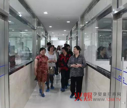 �Ϻ��н�(j��ng)��ί���Юa(ch��n)�I(y��)̎�I(l��ng)��(d��o)һ���W�R�Ϻ�����ָ��(d��o)����