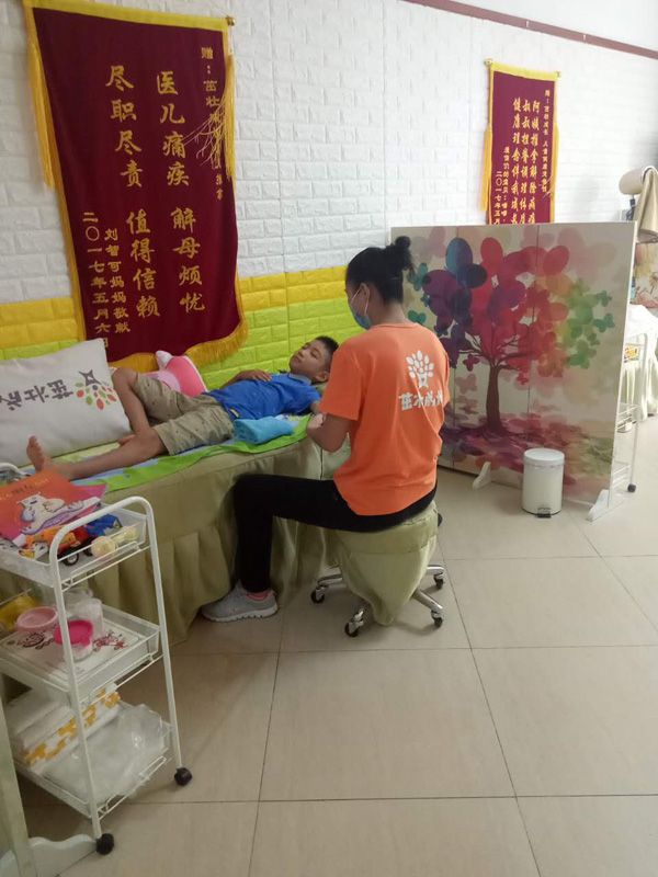 茁壯成長小兒推拿進(jìn)行中