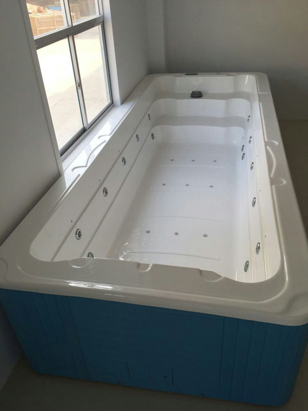 童伴麗嬰游泳池藍色