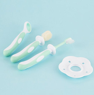 唯昵貝貝兒童牙刷綠色.jpg 唯昵貝貝兒童牙刷綠色.jpg