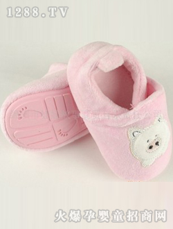 ��ɫ�냺��ů�W(xu��)��Ь