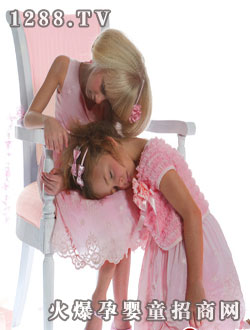 ������r�з�ɫϵ