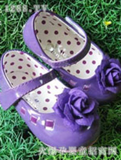 ���Ͳ���ɫŮͯЬ