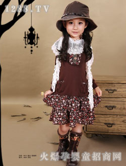 ���׵���ɫ�B��ȹ