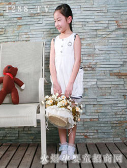 �����ܰ�ɫŮͯ�L(zh��ng)��o(w��)������