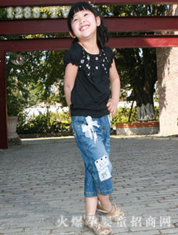 �����ܺ�ɫ����Ůͯ����