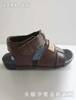 ��؈֮����ɫ�냺��Ь