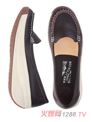 �������ЋDɢ��Ь�ɫ