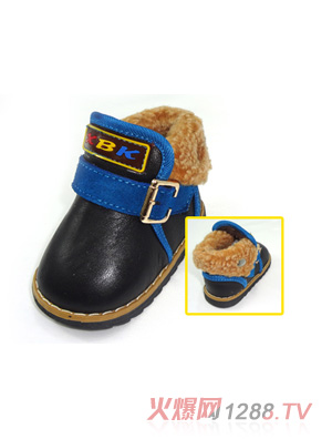 �����׺�ɫ�����냺Ь