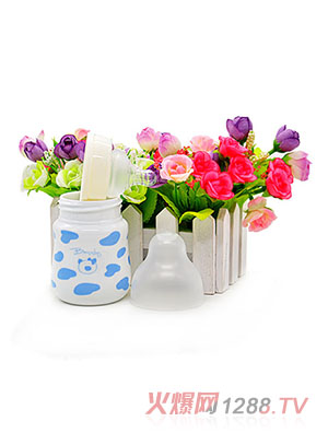 貝斯比幻彩瓷異形寬口自動奶瓶藍(lán)色120ML